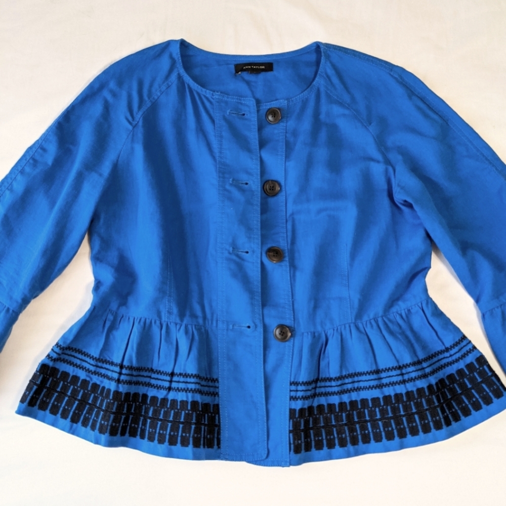 Ann Taylor Linen Blend Bell Sleeve Embroidered Blazer Jacket